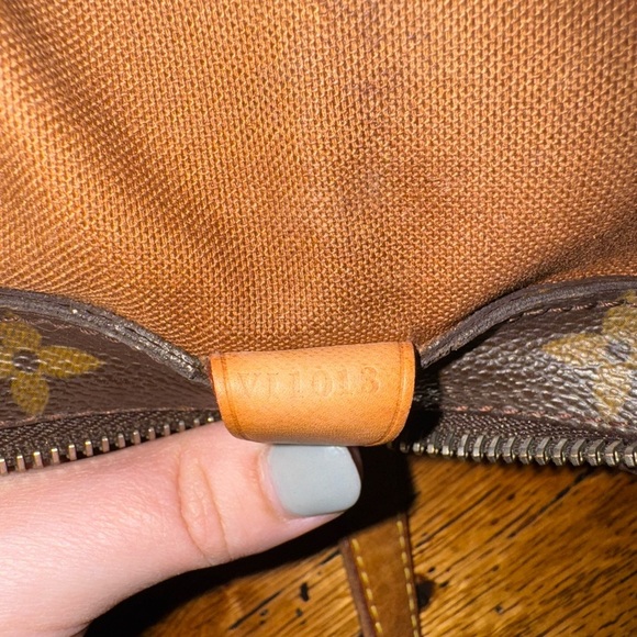 Louis Vouitton Monogram Authentic Brown Tote Handbag - Picture 15 of 16